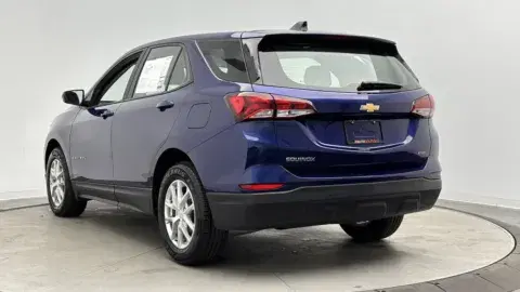 Chevrolet Equinox Ls - Thumbnail 6