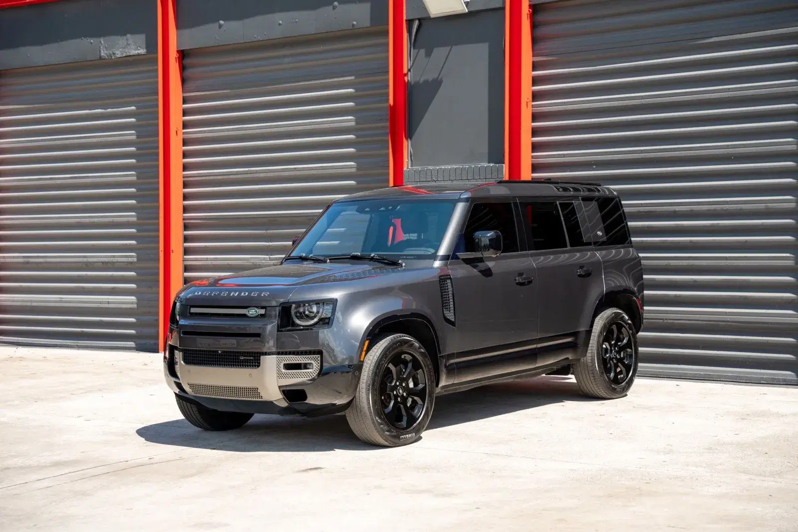 Land Rover Defender 110 X-Dynamic Se - View 1