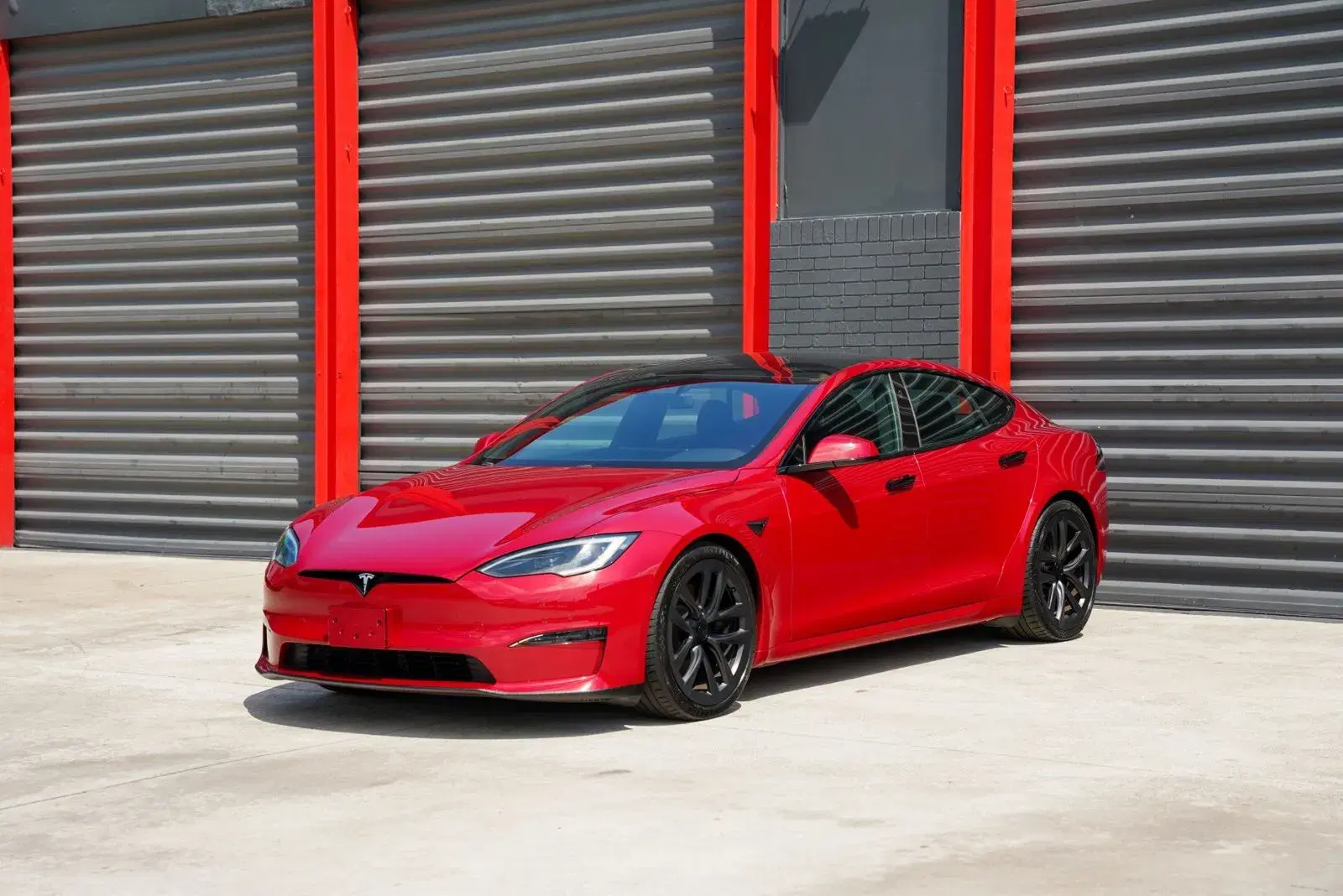 Tesla Model S - View 1