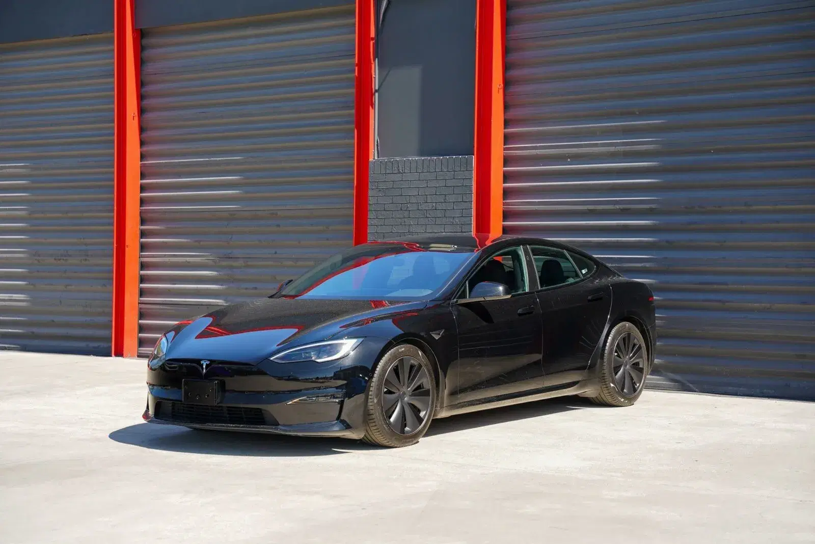 Tesla Model S - View 1