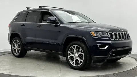 Jeep Grand Cherokee Sterling Edition - Thumbnail 4