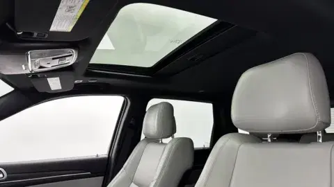 Jeep Grand Cherokee Sterling Edition - Thumbnail 6