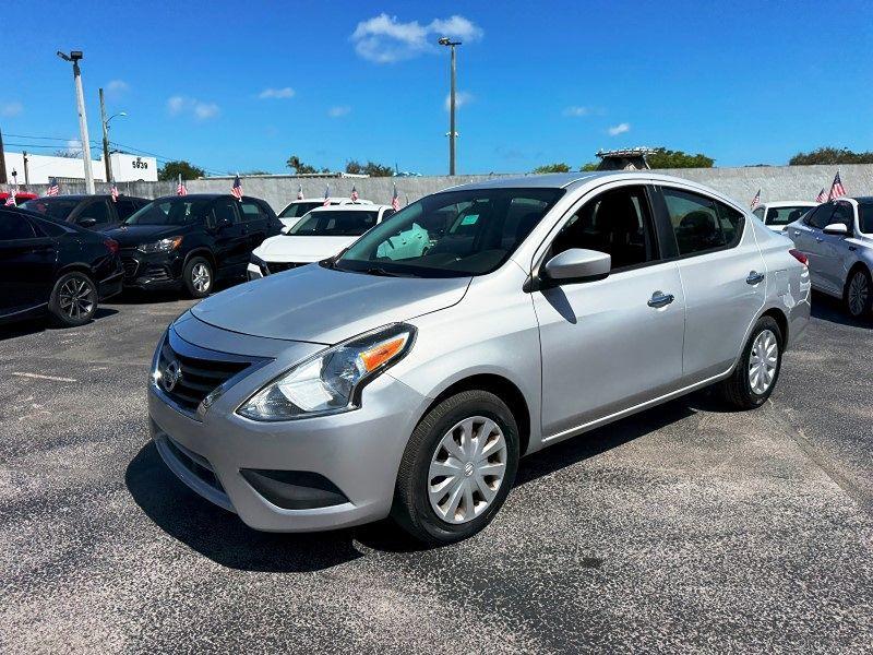 Nissan Versa Sedan Sv - Thumbnail 10