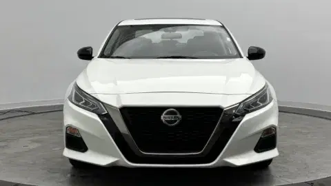 Nissan Altima 2.5 Sr - Thumbnail 3