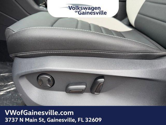 Volkswagen Taos Sel With Navigation & Awd - Thumbnail 14