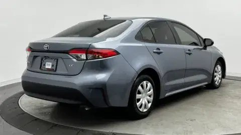 Toyota Corolla Le - Thumbnail 4