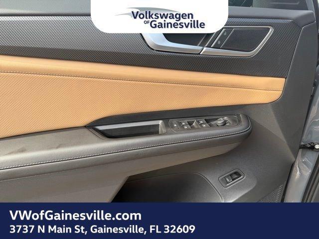 Volkswagen Atlas Cross Sport 2.0T Sel R-Line Black With Navigation & Awd - Thumbnail 13