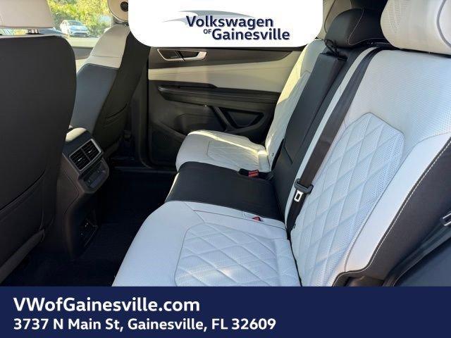 Volkswagen Atlas Cross Sport 2.0T Sel Premium R-Line With Navigation & Awd - Thumbnail 8