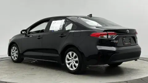 Toyota Corolla Le - Thumbnail 6