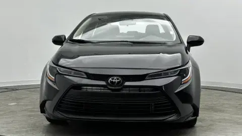 Toyota Corolla Le - Thumbnail 3