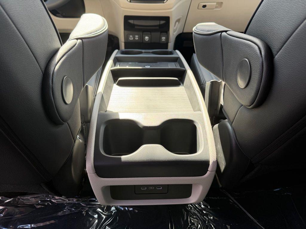 Honda Odyssey Elite - Thumbnail 8