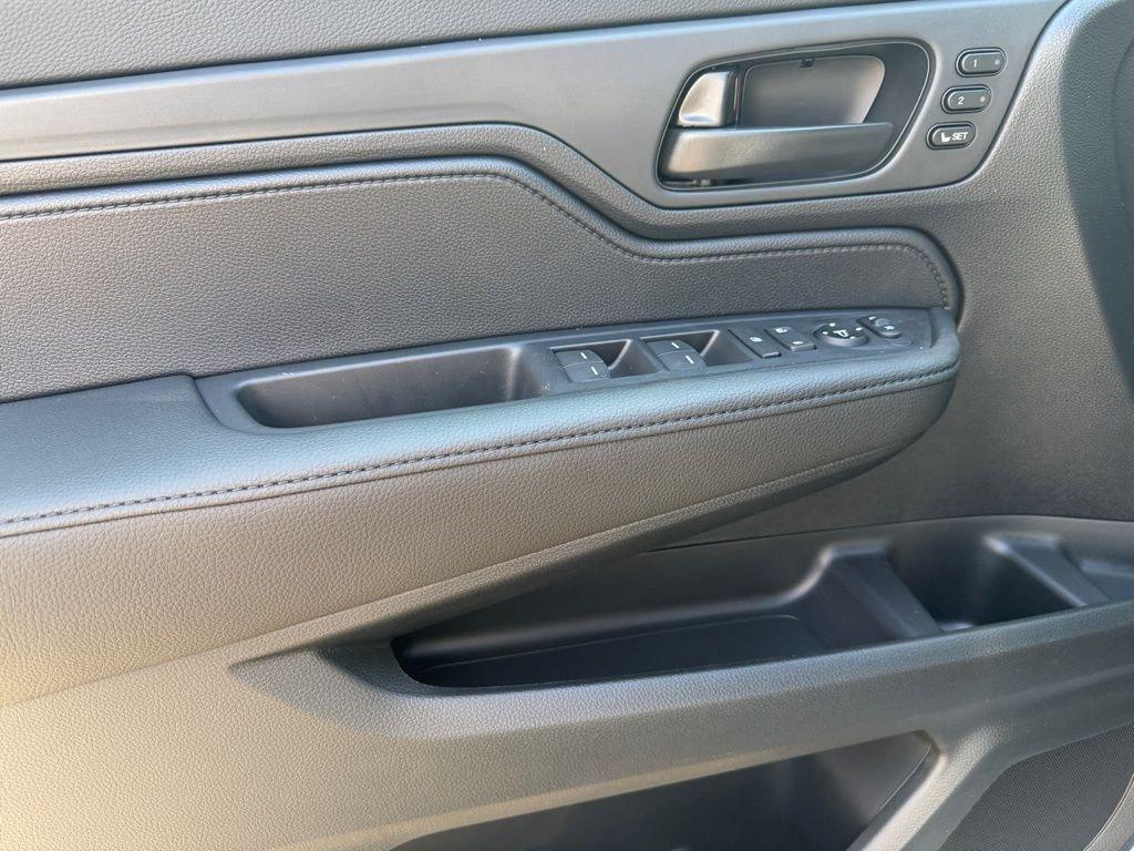 Honda Odyssey Sport-L - Thumbnail 12