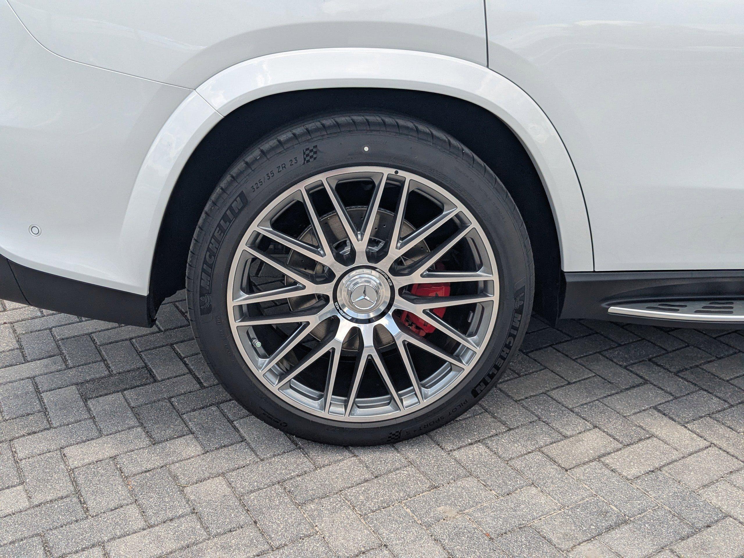 Mercedes-Benz Gls Suv Amg® 63 4Matic®+ Suv With Navigation & Awd - Thumbnail 3