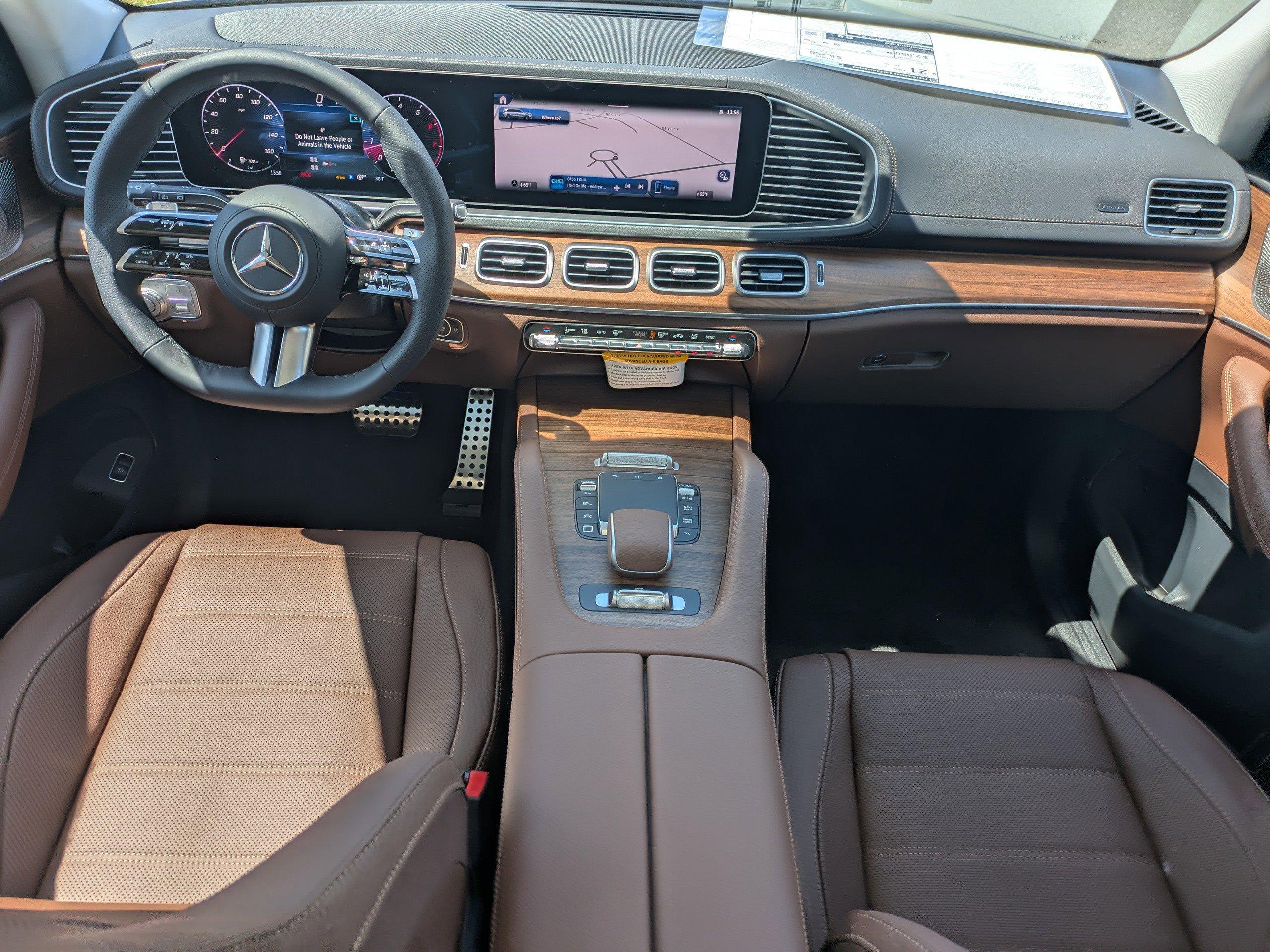 Mercedes-Benz Gls Suv 450 With Navigation & Awd - Thumbnail 3