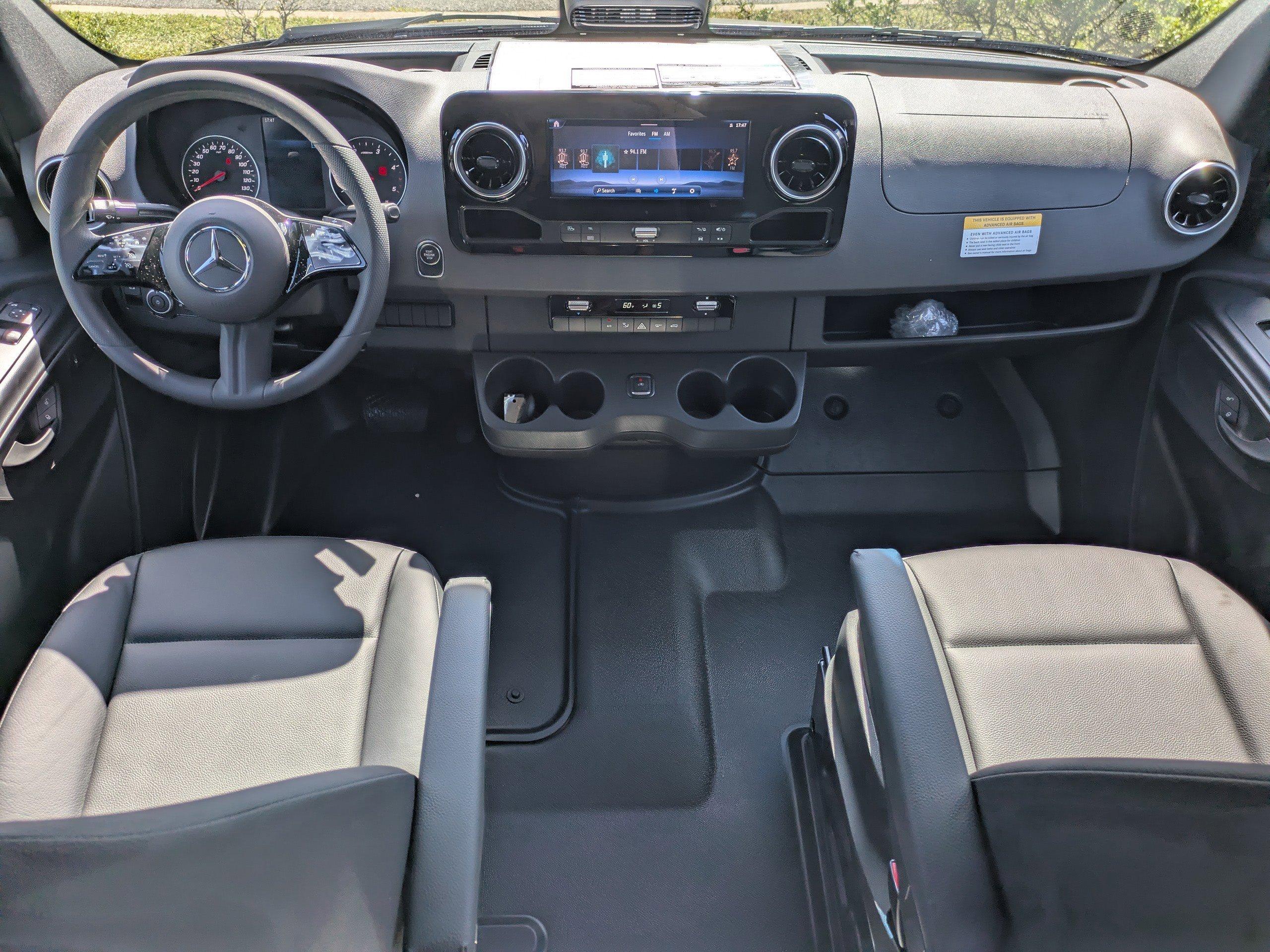 Mercedes-Benz Sprinter Cargo Van Van 170 Wb Awd - Thumbnail 3