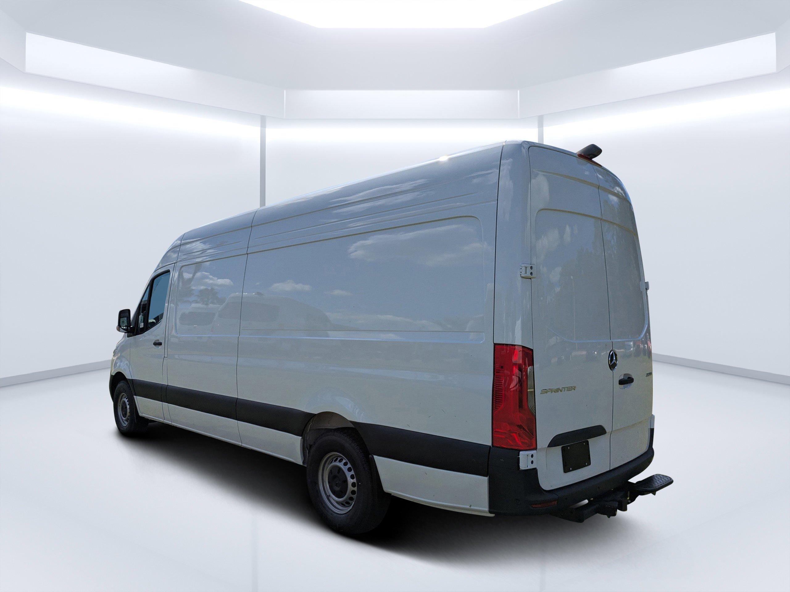 Mercedes-Benz Sprinter Cargo Van 170 Wb Rwd Van - Thumbnail 8