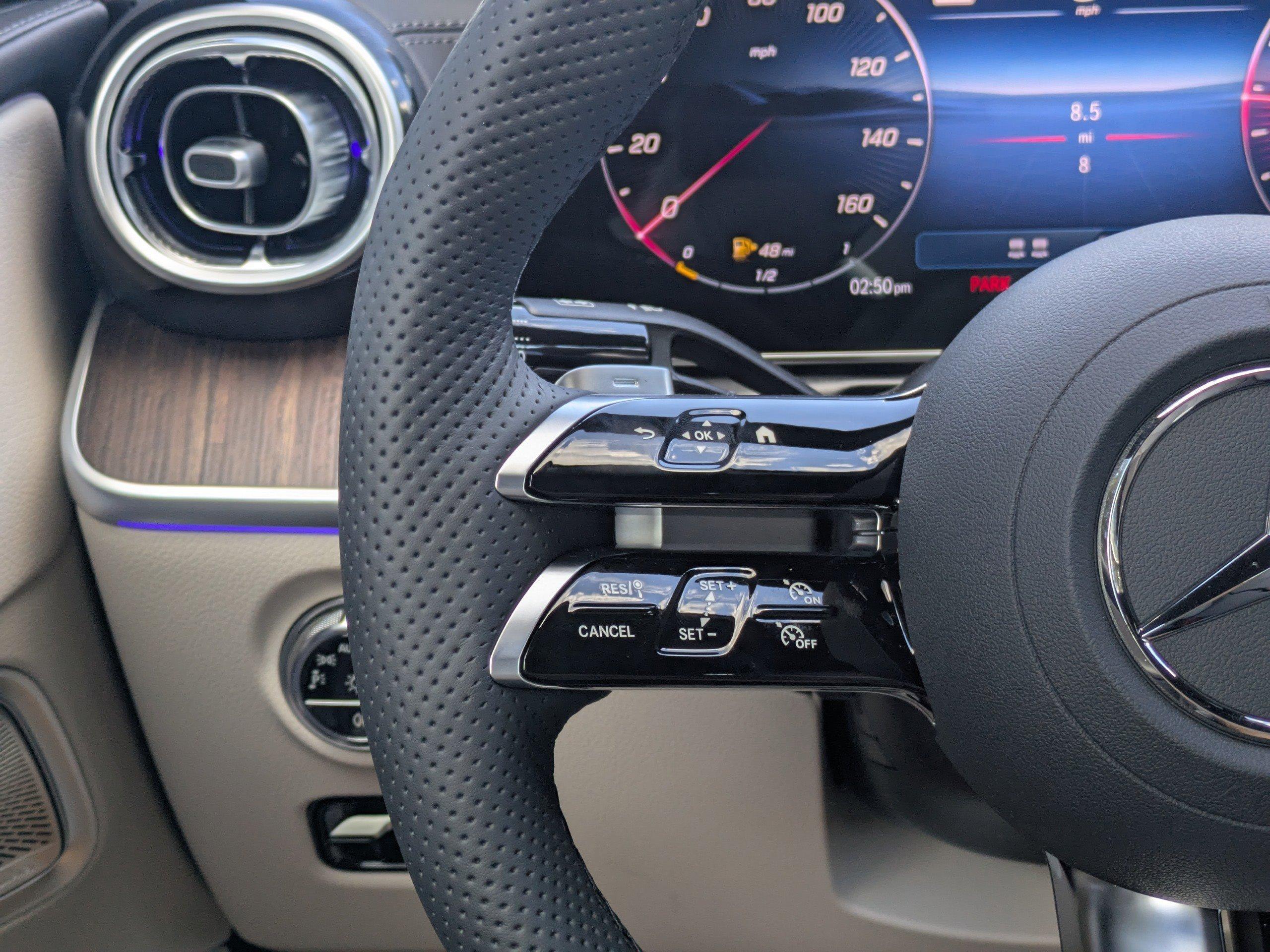 Mercedes-Benz Cle Convertible 300 With Navigation & Awd - Thumbnail 17