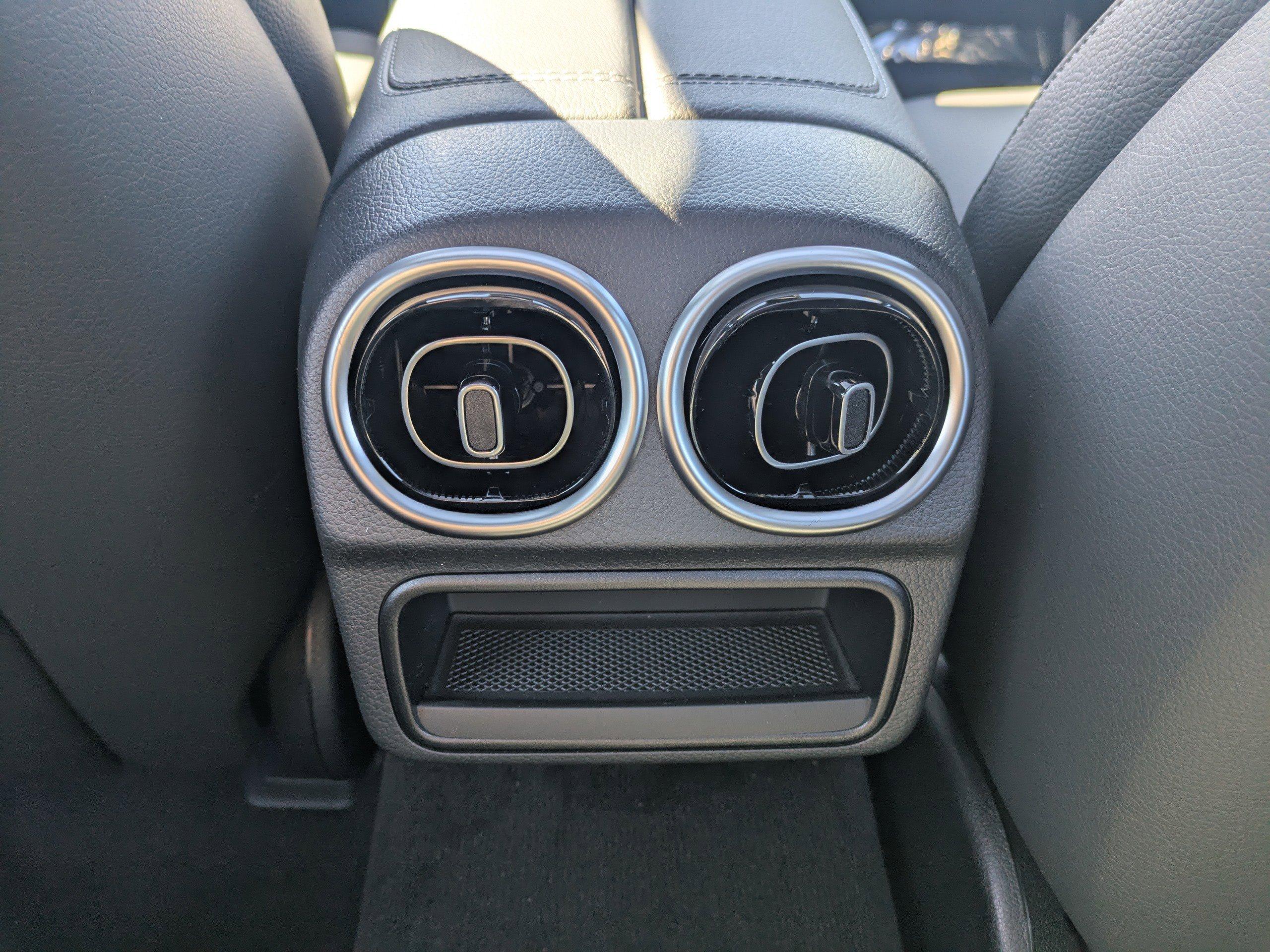 Mercedes-Benz C 300 Rwd Sedan - Thumbnail 16