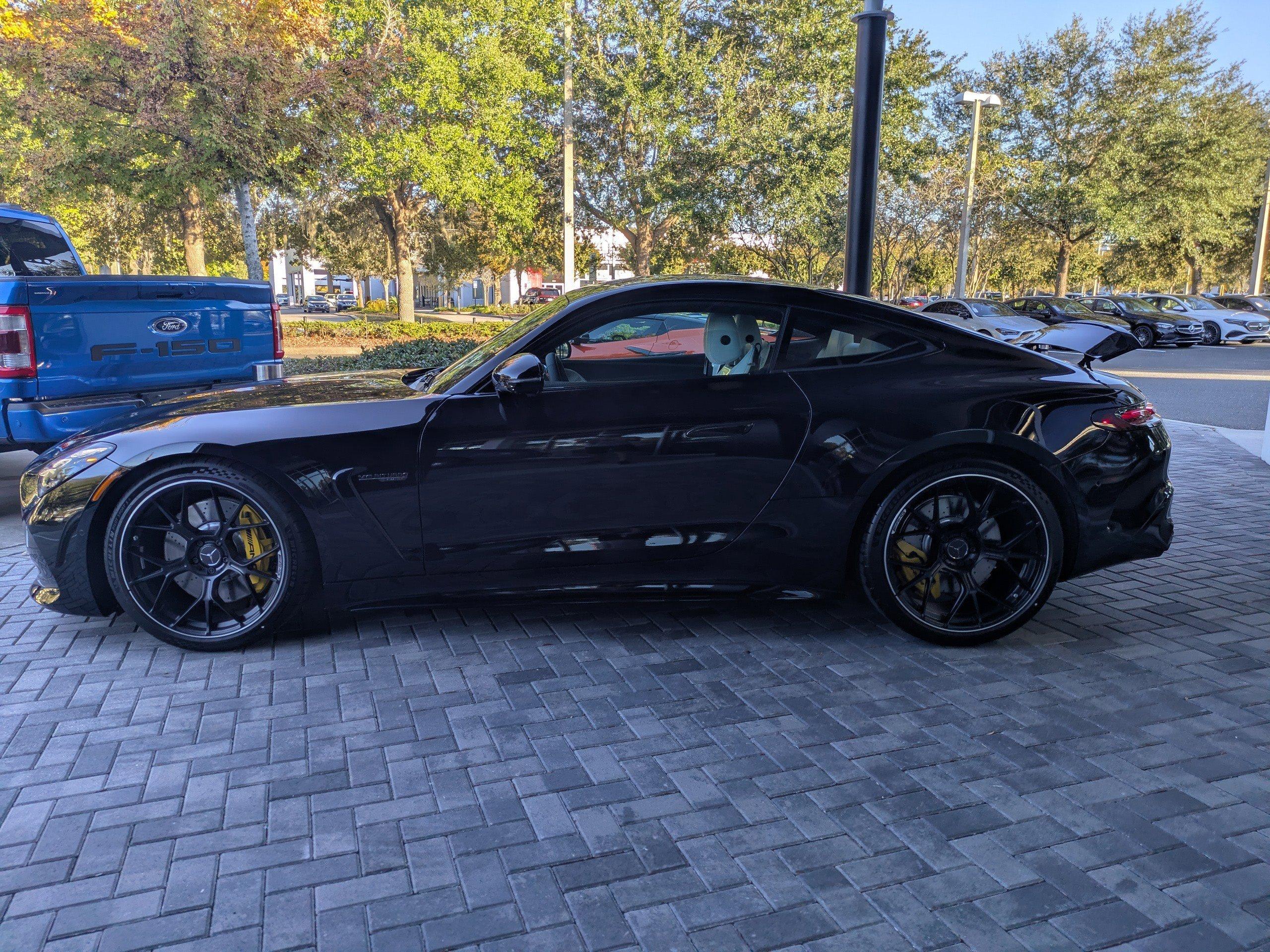 Mercedes-Benz Amg® Gt Coupe 55 Coupe With Navigation & Awd - Thumbnail 8