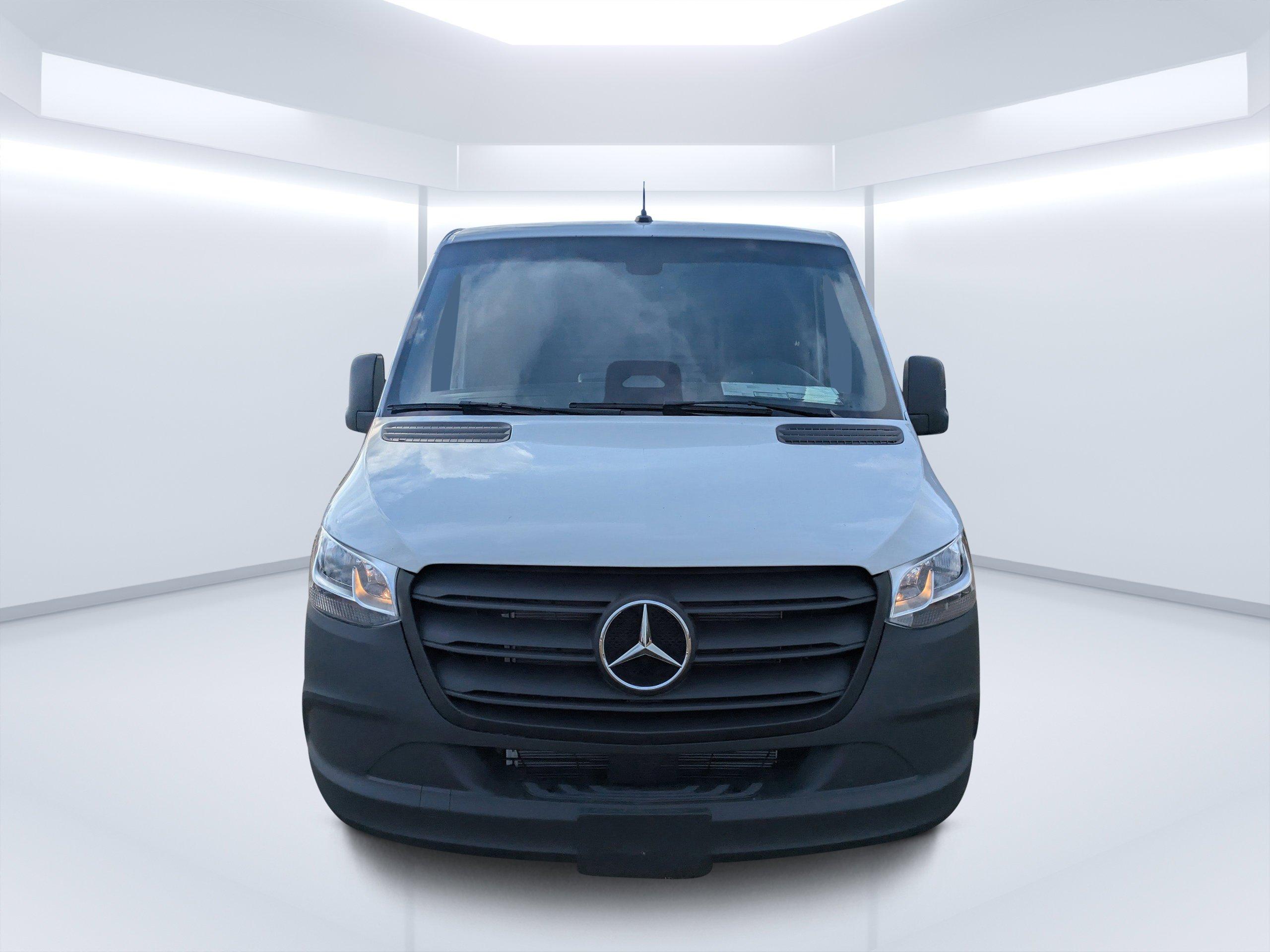 Mercedes-Benz Sprinter Cargo Van 144 Wb Rwd Van - Thumbnail 11