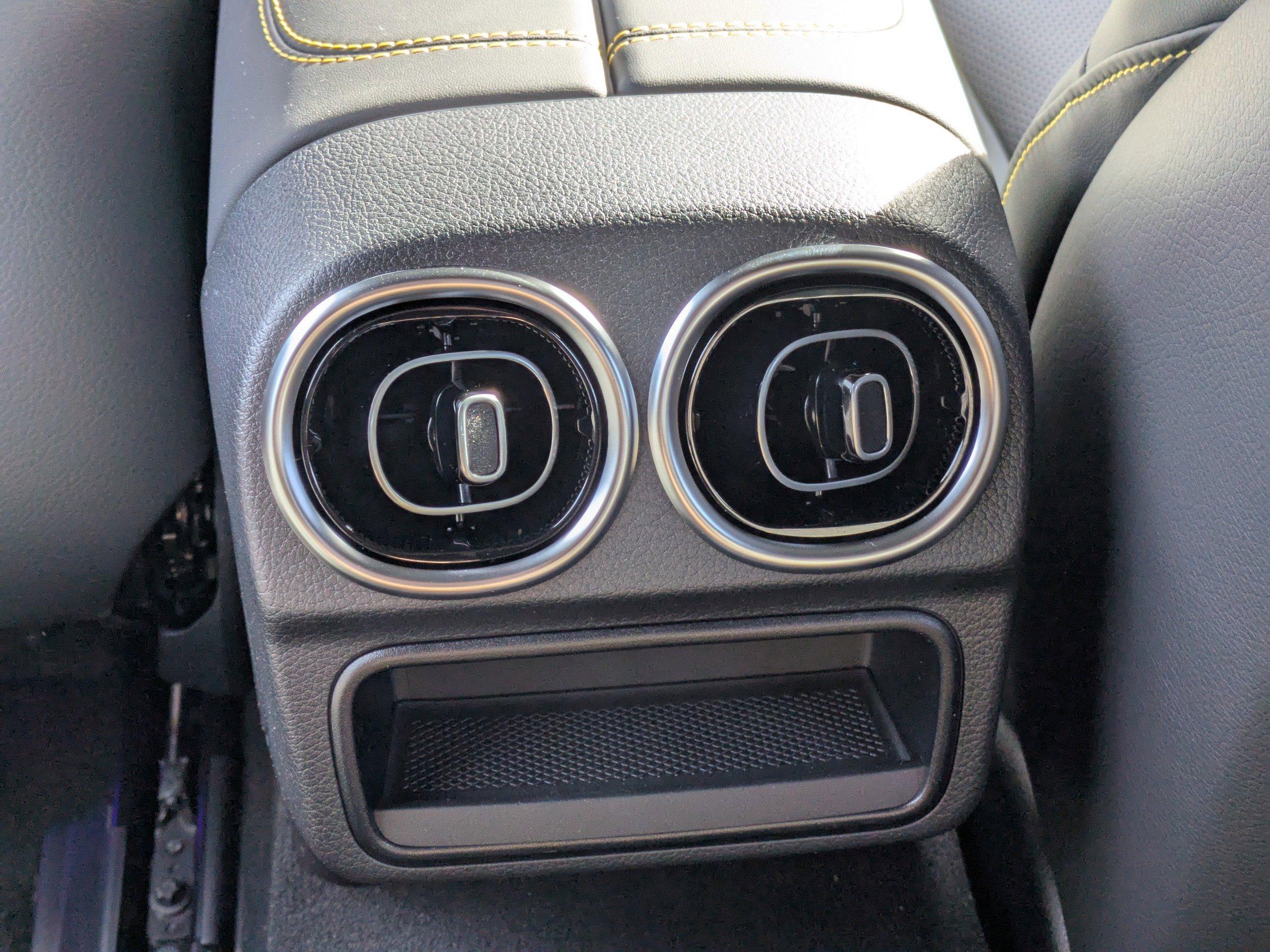 Mercedes-Benz Cle Convertible Amg® 53 4Matic®+ Cabriolet With Navigation & Awd - Thumbnail 17