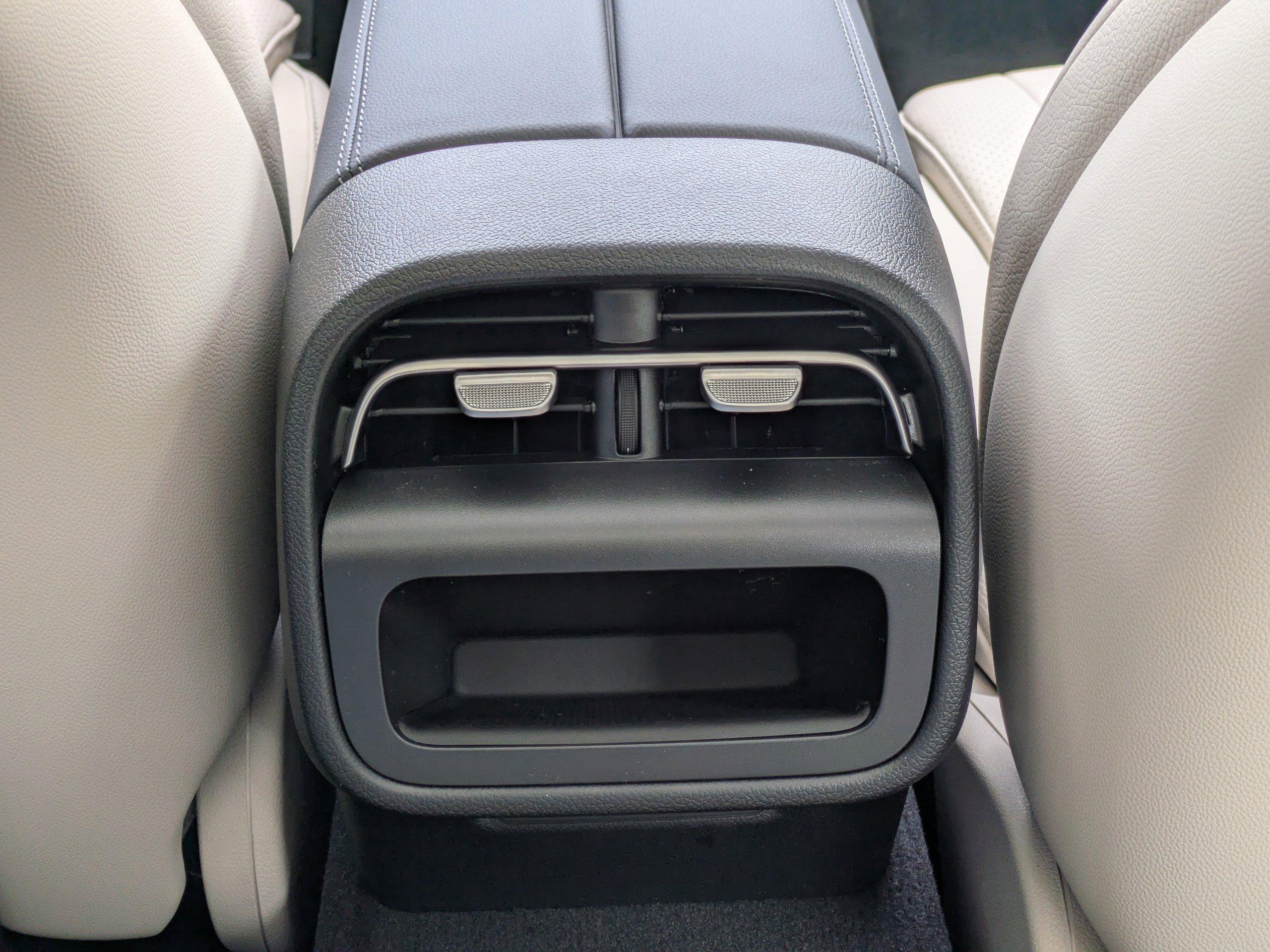 Mercedes-Benz Sedan E 350 With Navigation - Thumbnail 16