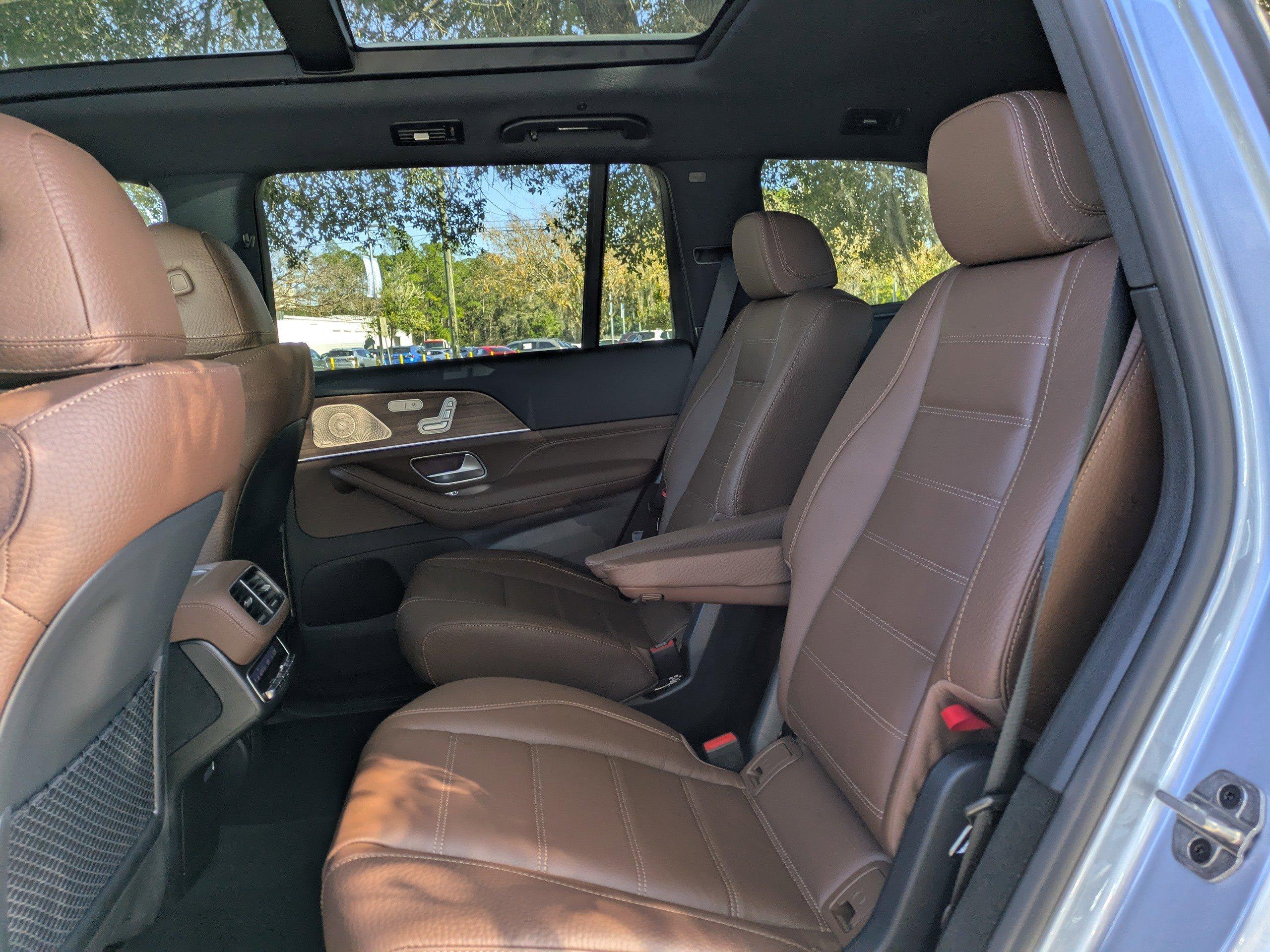 Mercedes-Benz Gls Suv 450 With Navigation & Awd - Thumbnail 17