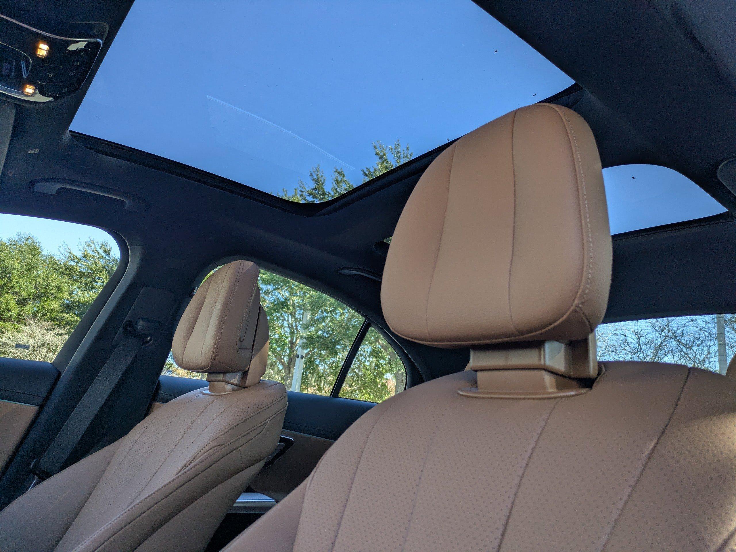 Mercedes-Benz Sedan E 350 With Navigation - Thumbnail 12