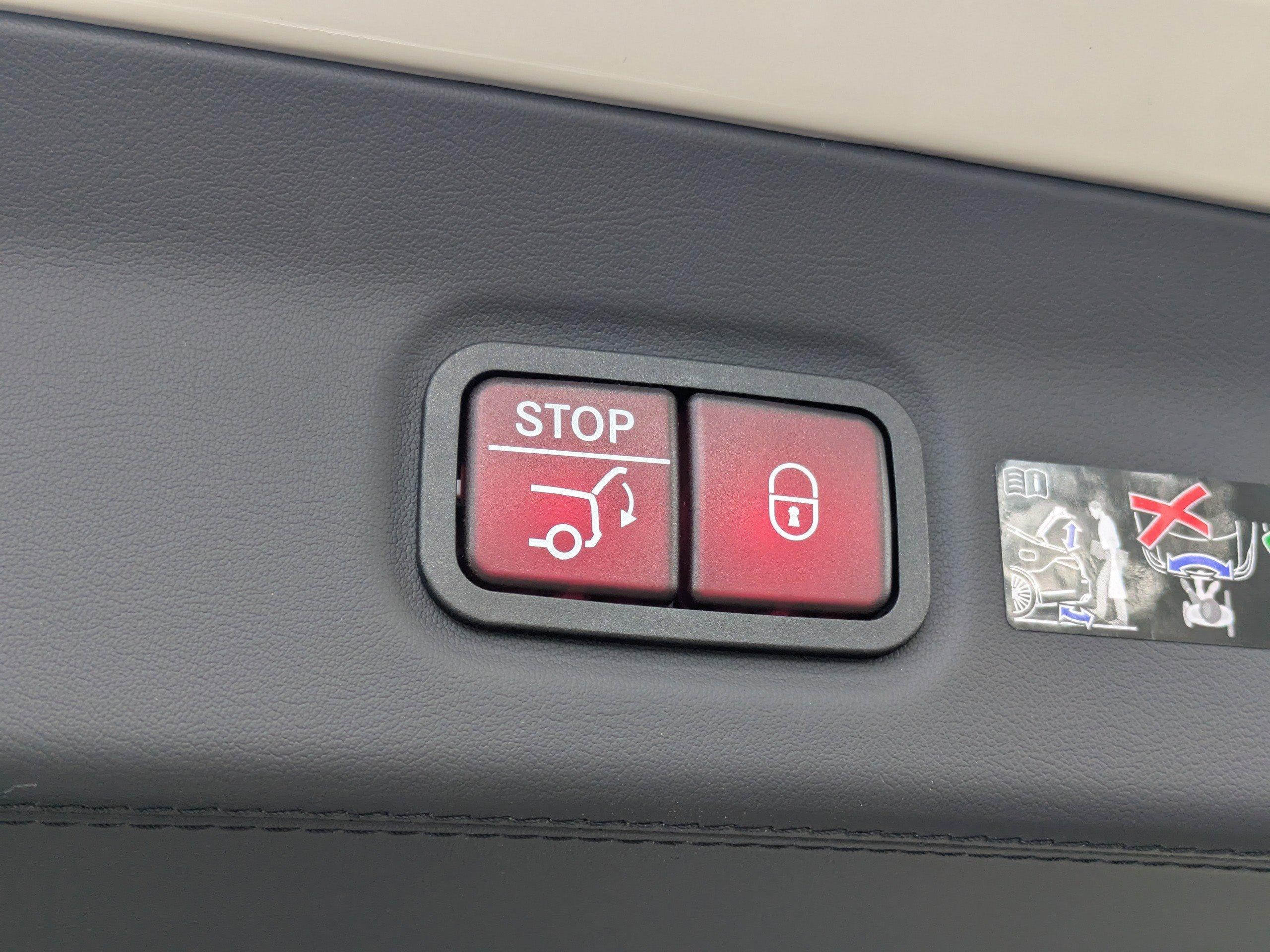 Mercedes-Benz Gls Suv Maybach 600 With Navigation & Awd - Thumbnail 14