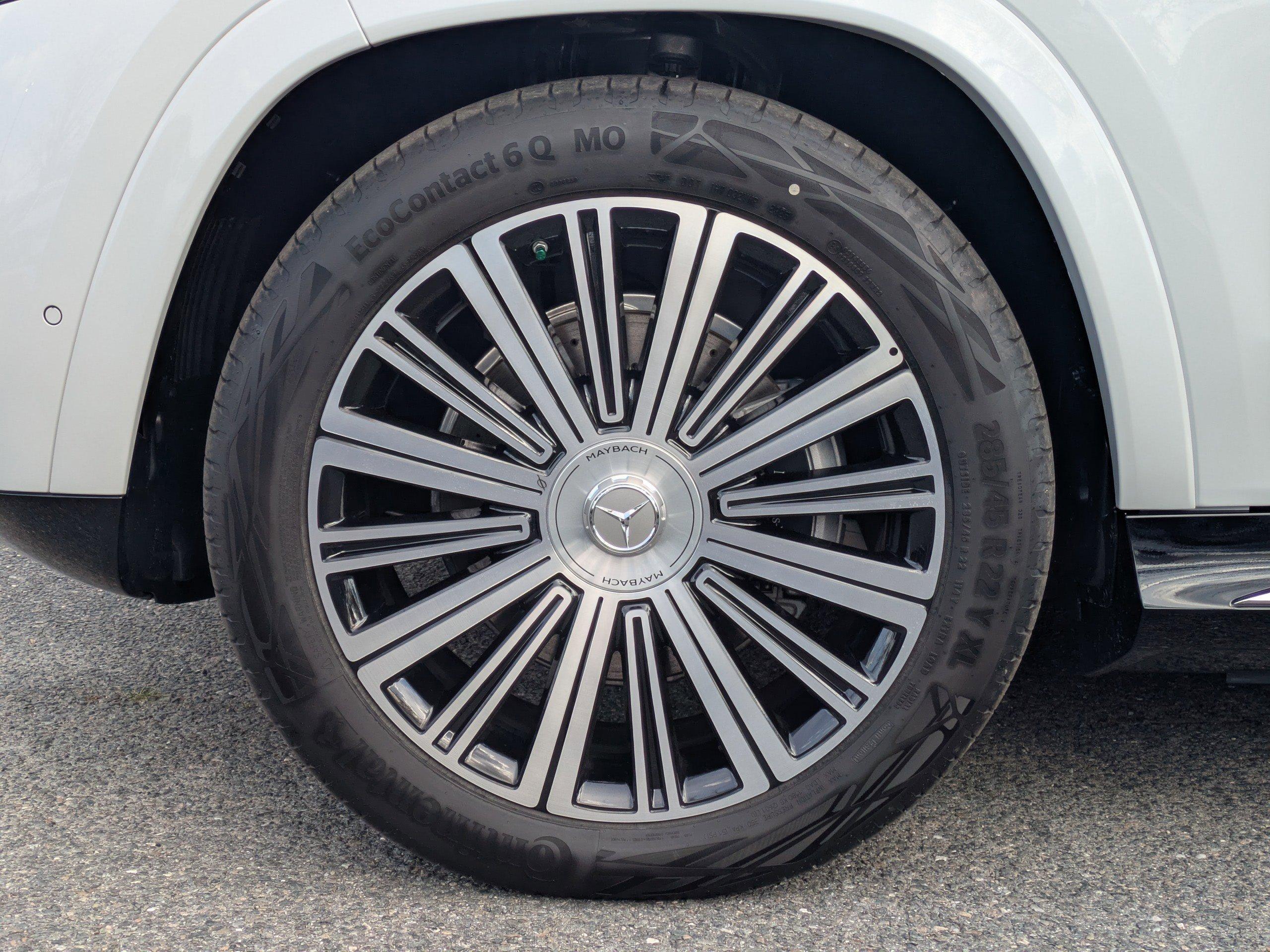 Mercedes-Benz Gls Suv Maybach 600 With Navigation & Awd - Thumbnail 4