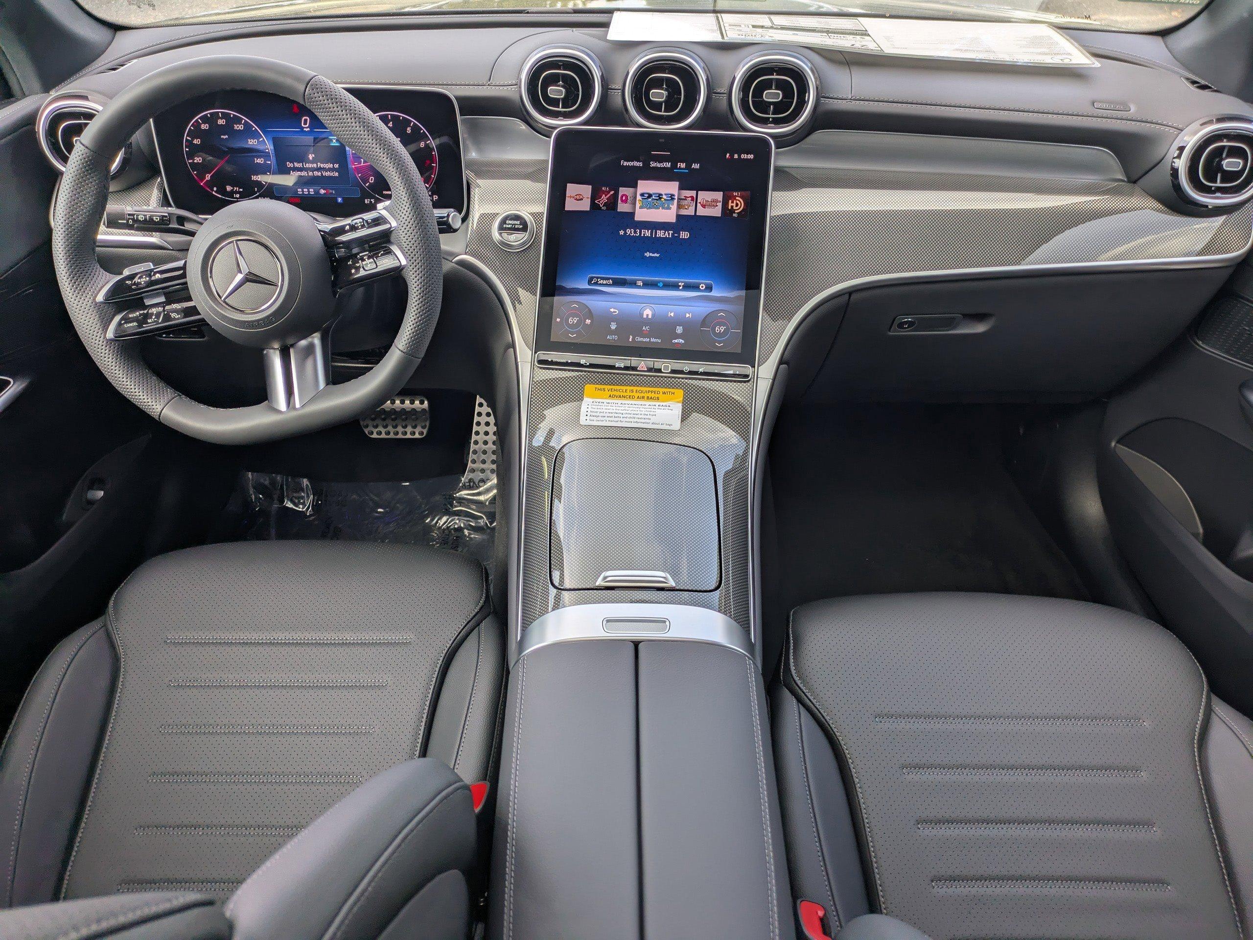 Mercedes-Benz Glc 300 Rwd Suv - Thumbnail 3