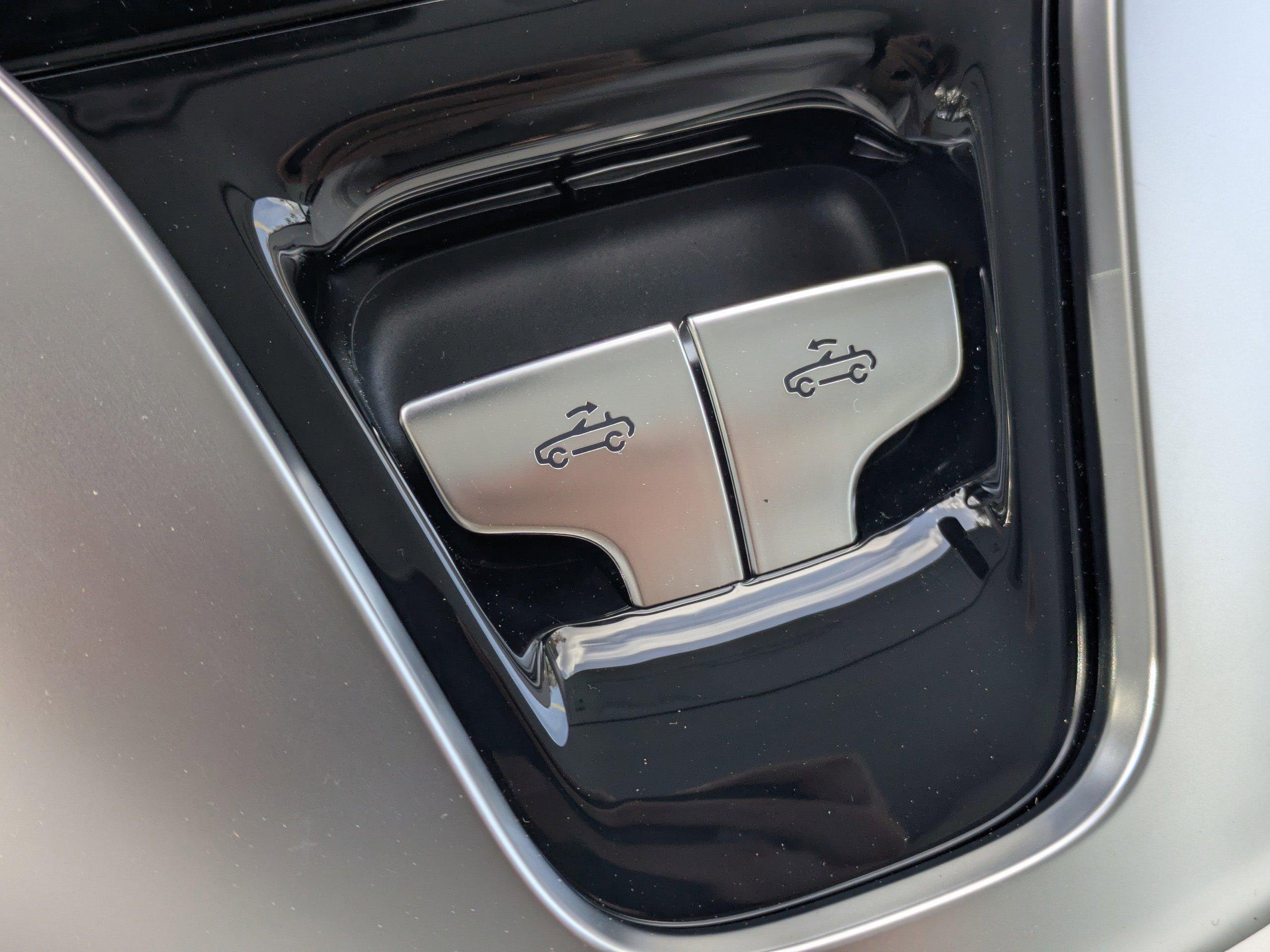 Mercedes-Benz Sl Convertible Maybach 680 Monogram Series With Navigation & Awd - Thumbnail 5