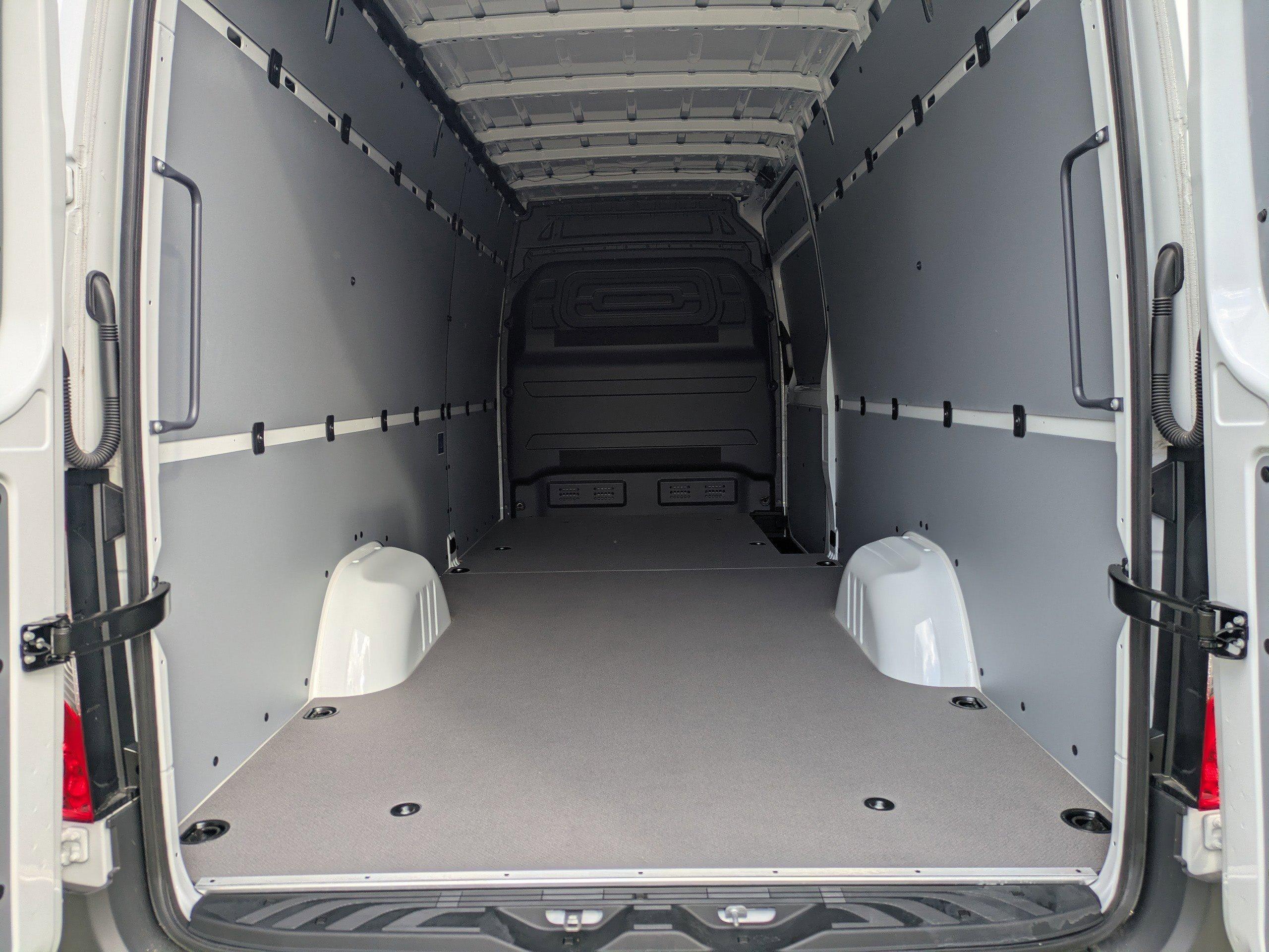 Mercedes-Benz Sprinter Cargo Van 170 Wb Rwd Van - Thumbnail 15