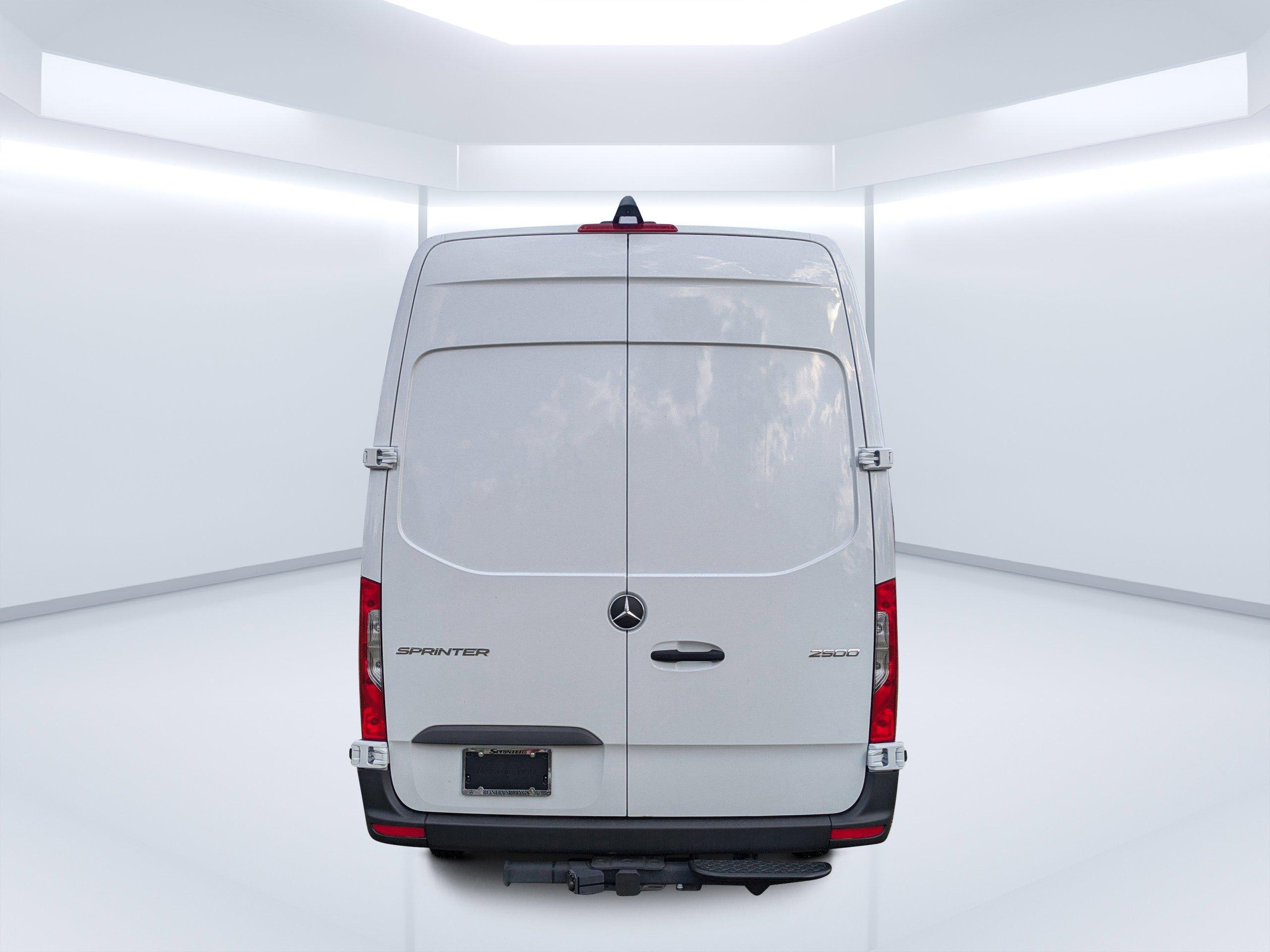Mercedes-Benz Sprinter Cargo Van 170 Wb Rwd Van - Thumbnail 7