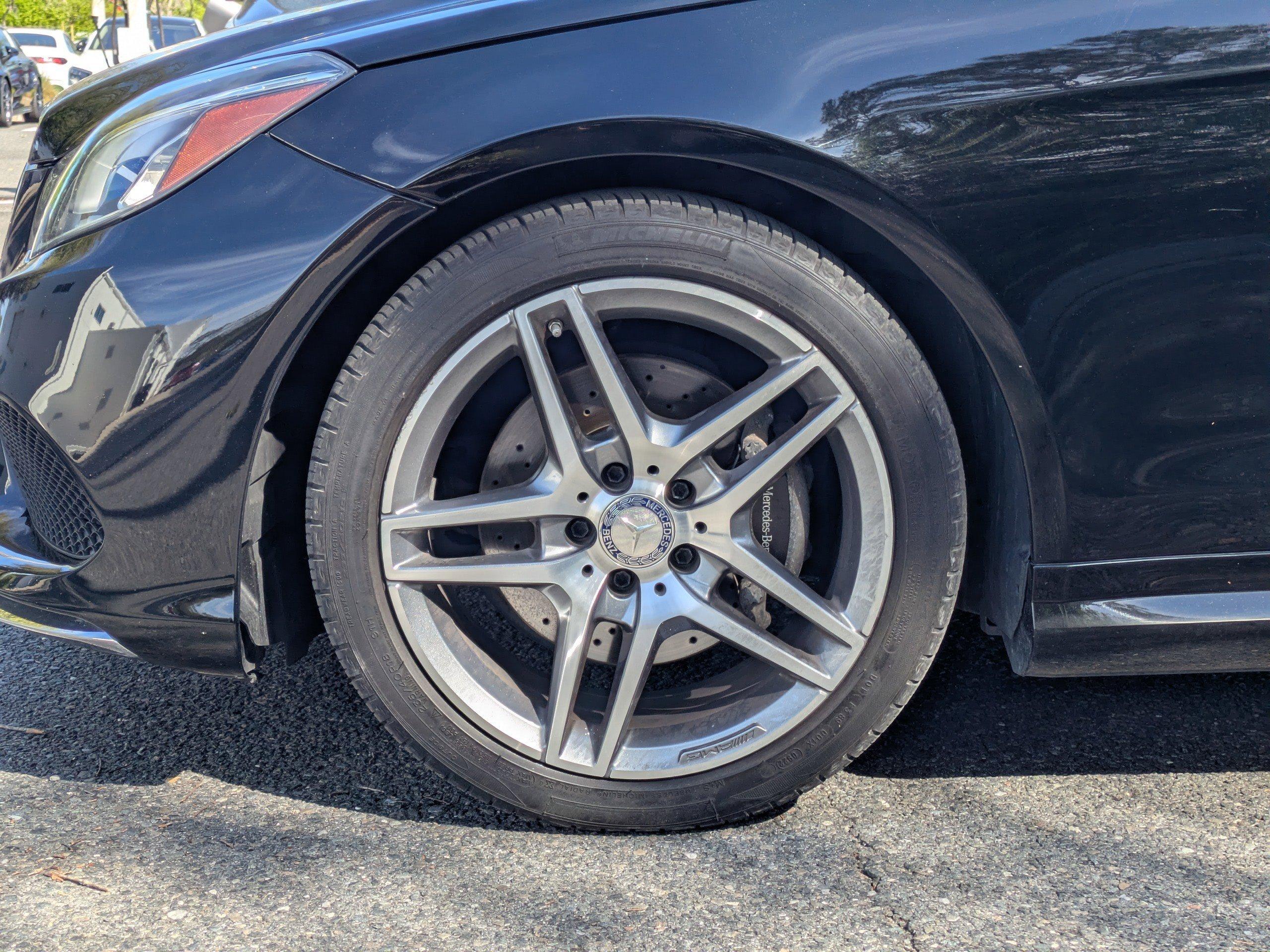 Mercedes-Benz E 400 Rwd Convertible - Thumbnail 4