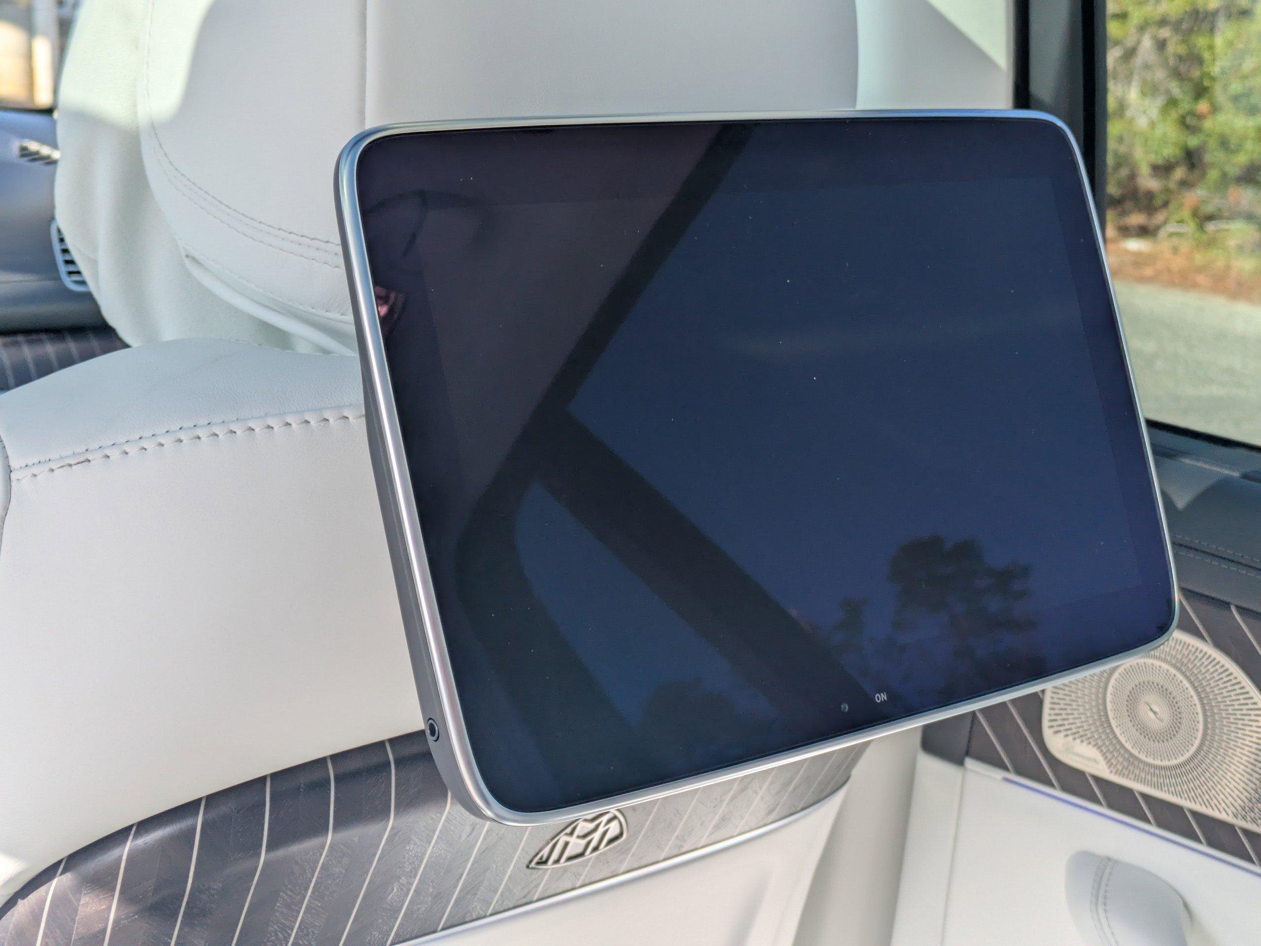 Mercedes-Benz Gls Suv Maybach 600 With Navigation & Awd - Thumbnail 19