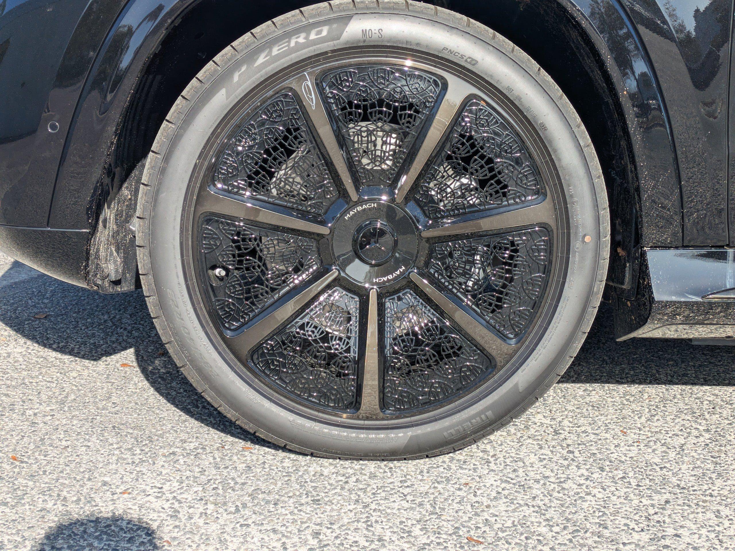 Mercedes-Benz Gls Suv Maybach 600 With Navigation & Awd - Thumbnail 4