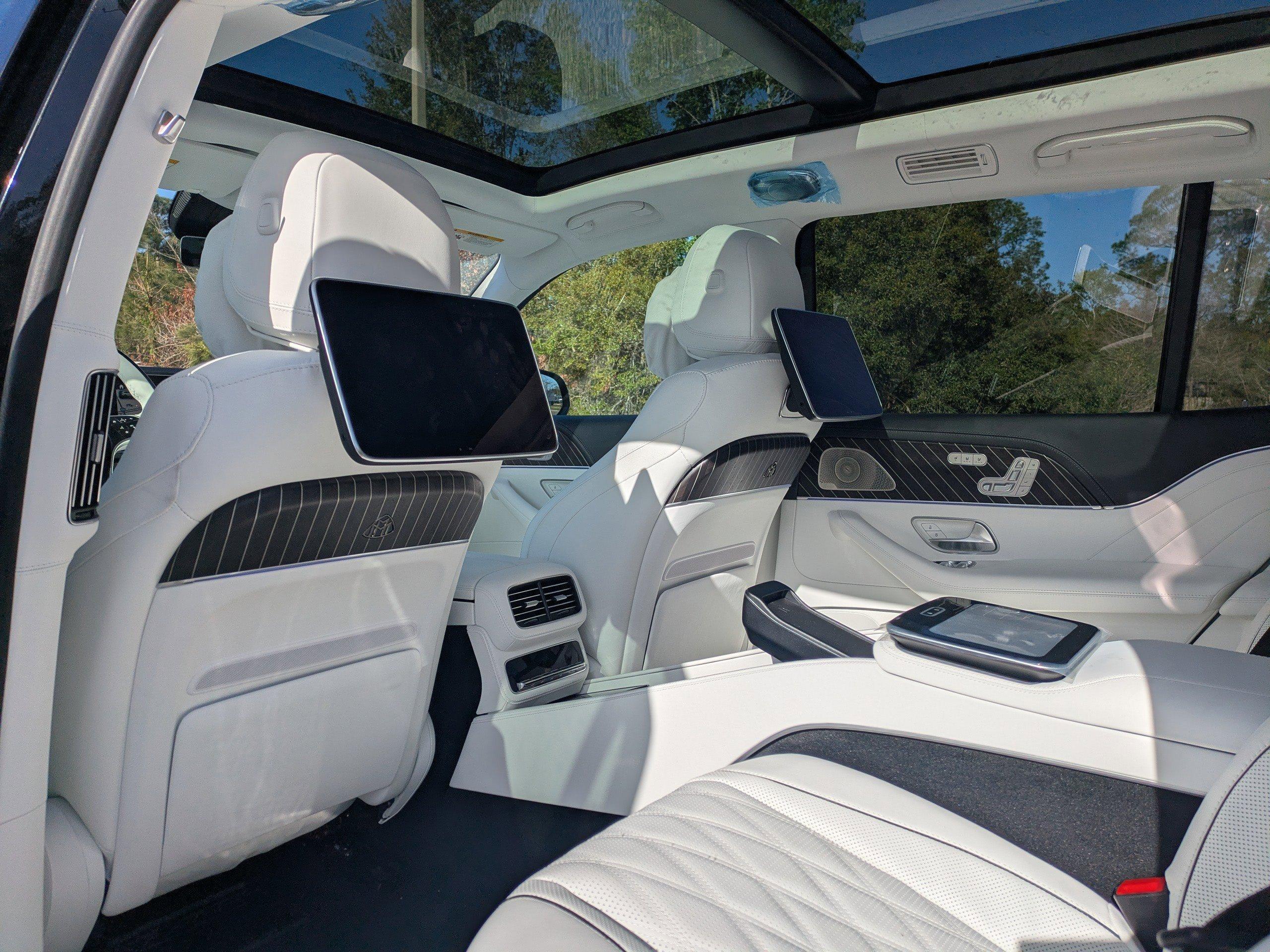 Mercedes-Benz Gls Suv Maybach 600 With Navigation & Awd - Thumbnail 17