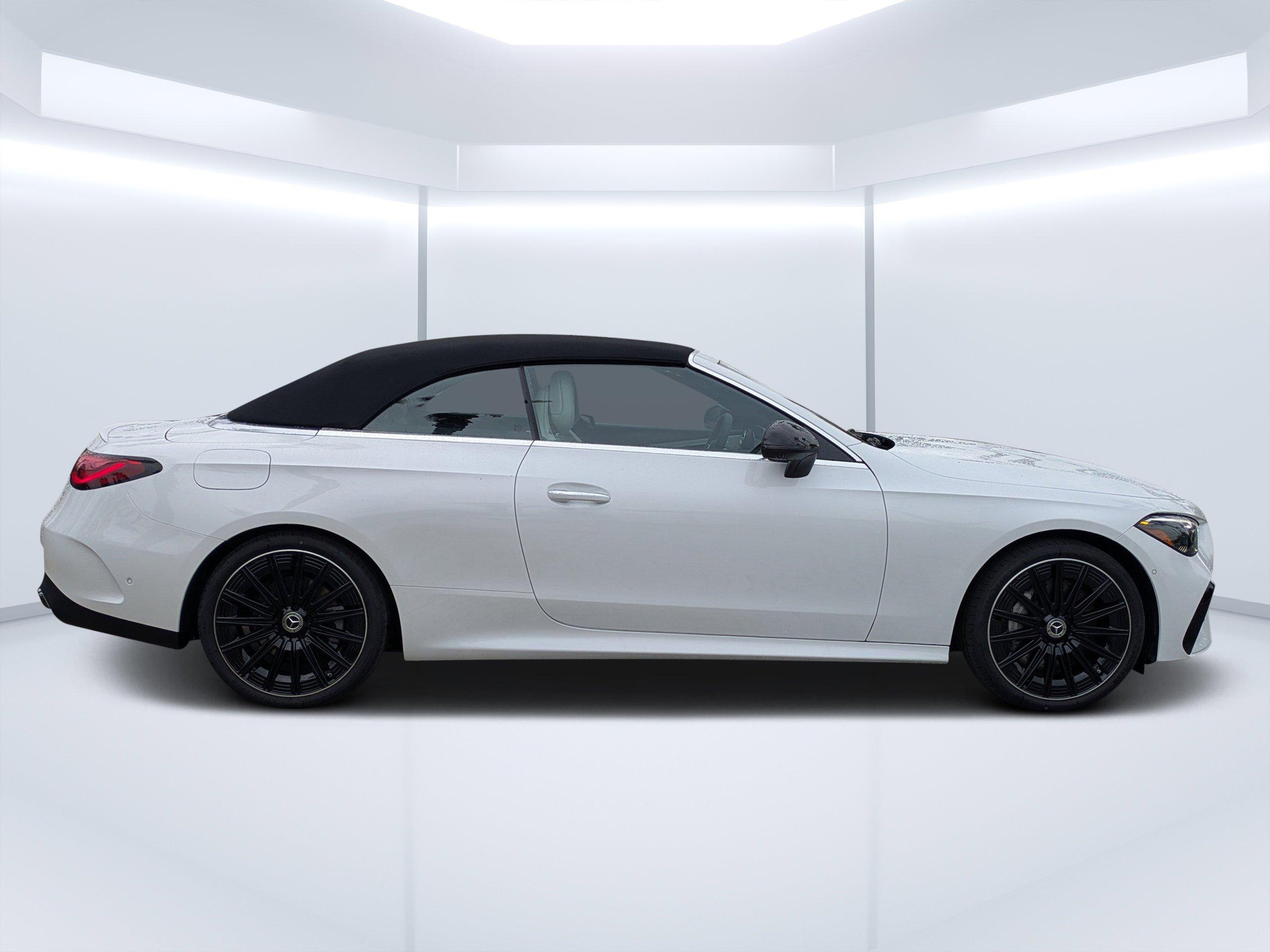 Mercedes-Benz Cle Convertible 450 With Navigation & Awd - Thumbnail 3