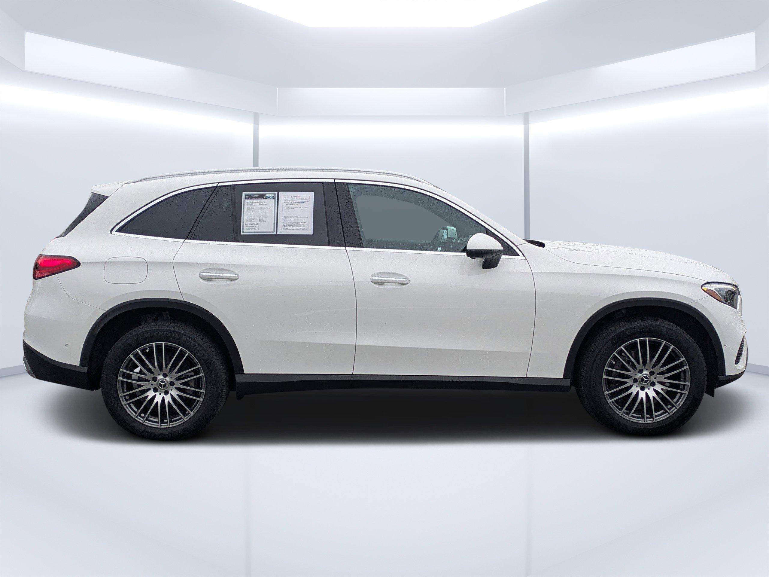 Mercedes-Benz Glc Sport Utility 300 Awd - Thumbnail 3