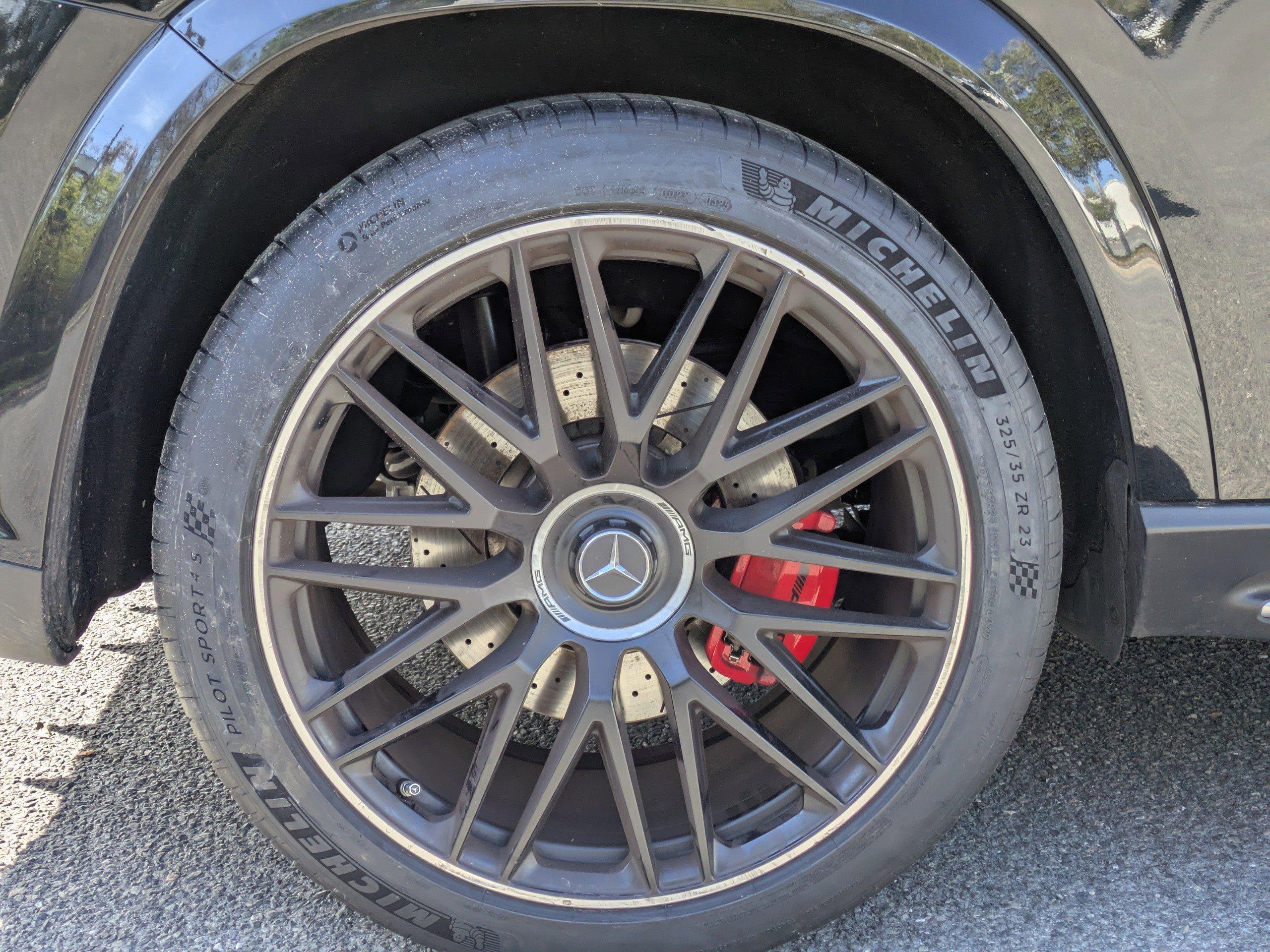 Mercedes-Benz Gls Sport Utility Amg® 63 With Navigation & Awd - Thumbnail 4