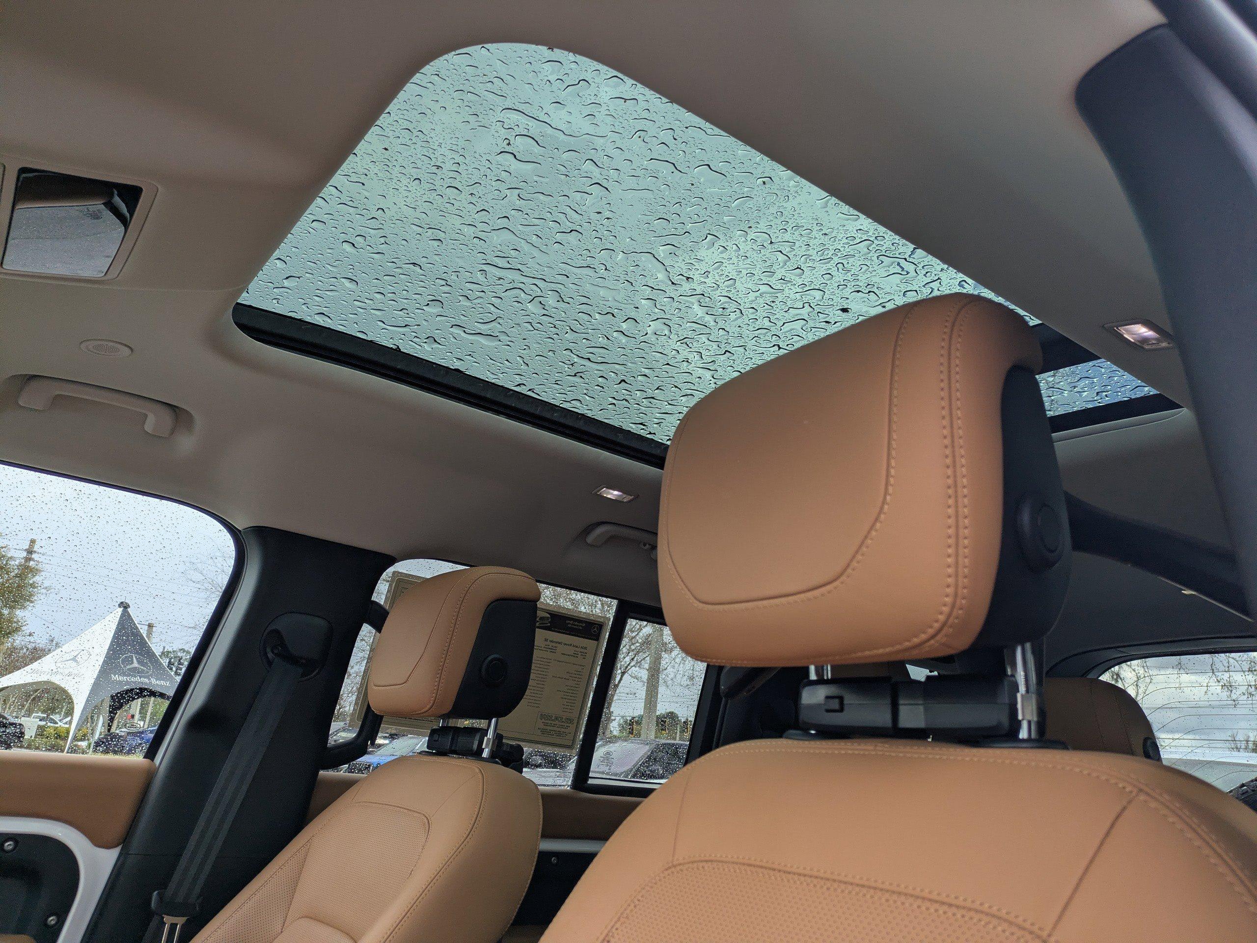 Land Rover Defender Sport Utility Se With Navigation & Awd - Thumbnail 5