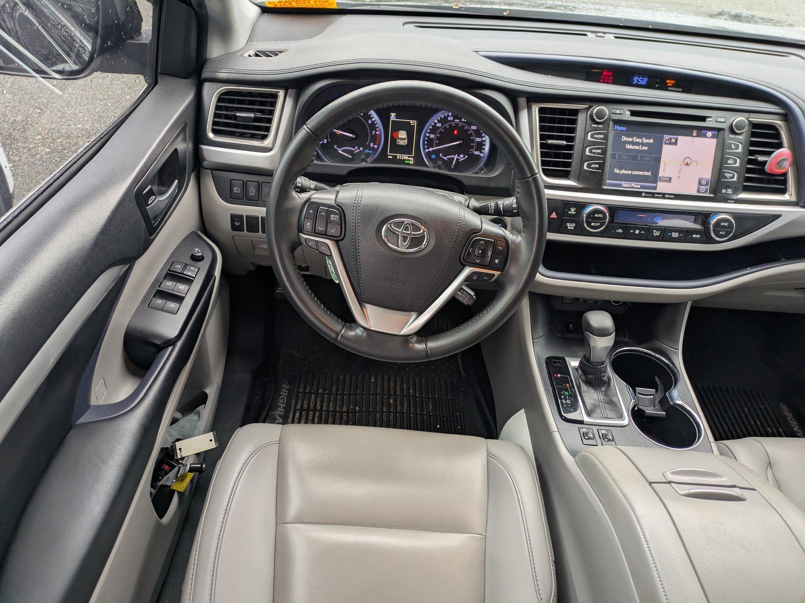 Toyota Highlander Sport Utility Xle With Navigation - Thumbnail 17