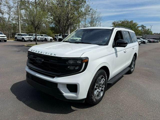 Ford Expedition Active 4x4 - View 1