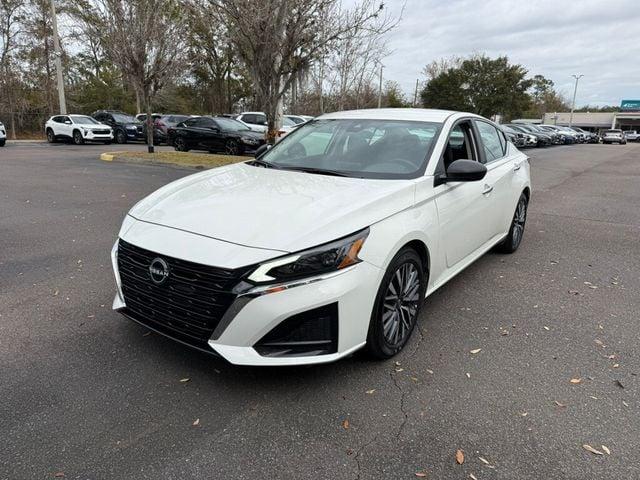 Nissan Altima SV FWD - View 1