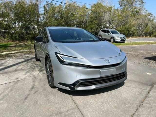 Toyota Prius XLE - View 1