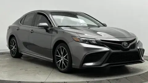 Toyota Camry Se - Thumbnail 4