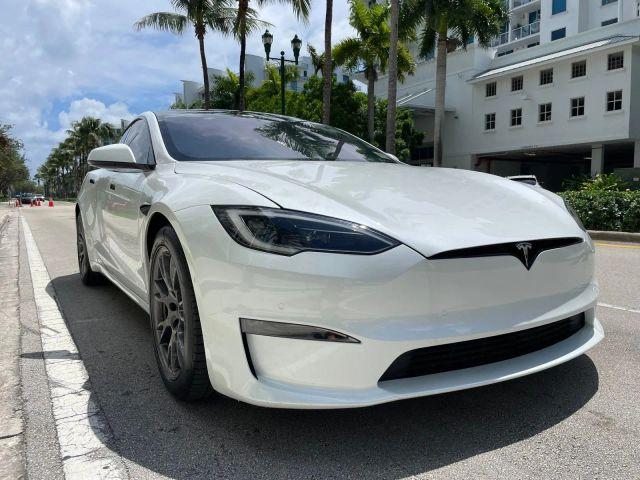 TESLA MODEL S - Thumbnail 5