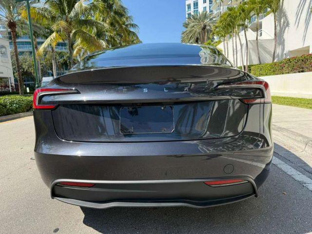 TESLA MODEL 3 - Thumbnail 5