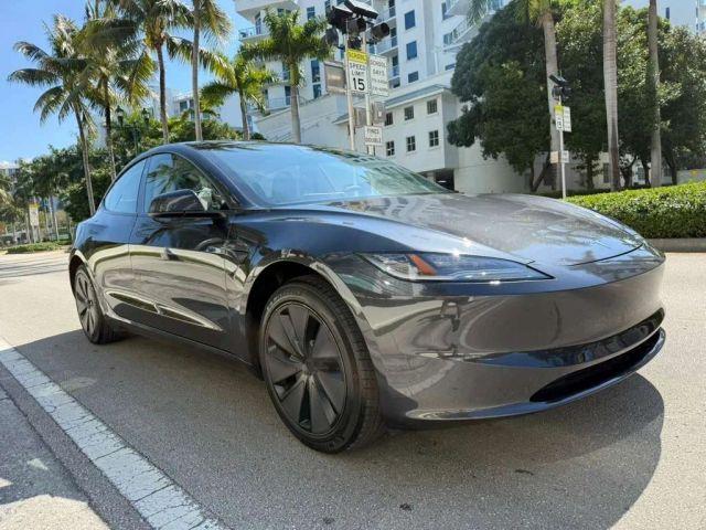 TESLA MODEL 3 - Thumbnail 3